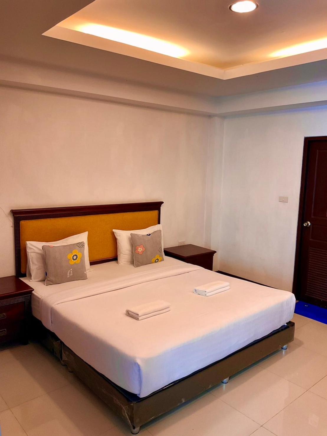 Sota Residence Pattaya Buitenkant foto